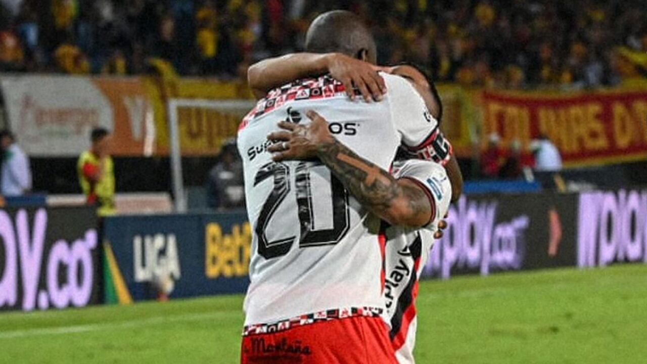 Adrián Ramos y Cristian Barrios volvieron a marcar para América.