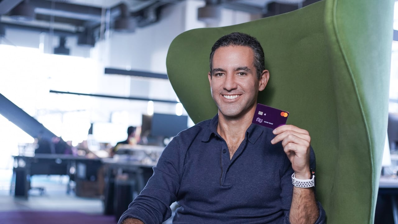 David Vélez, CEO de Nubank, anunció este miércoles la llegada oficial del banco digital al país.