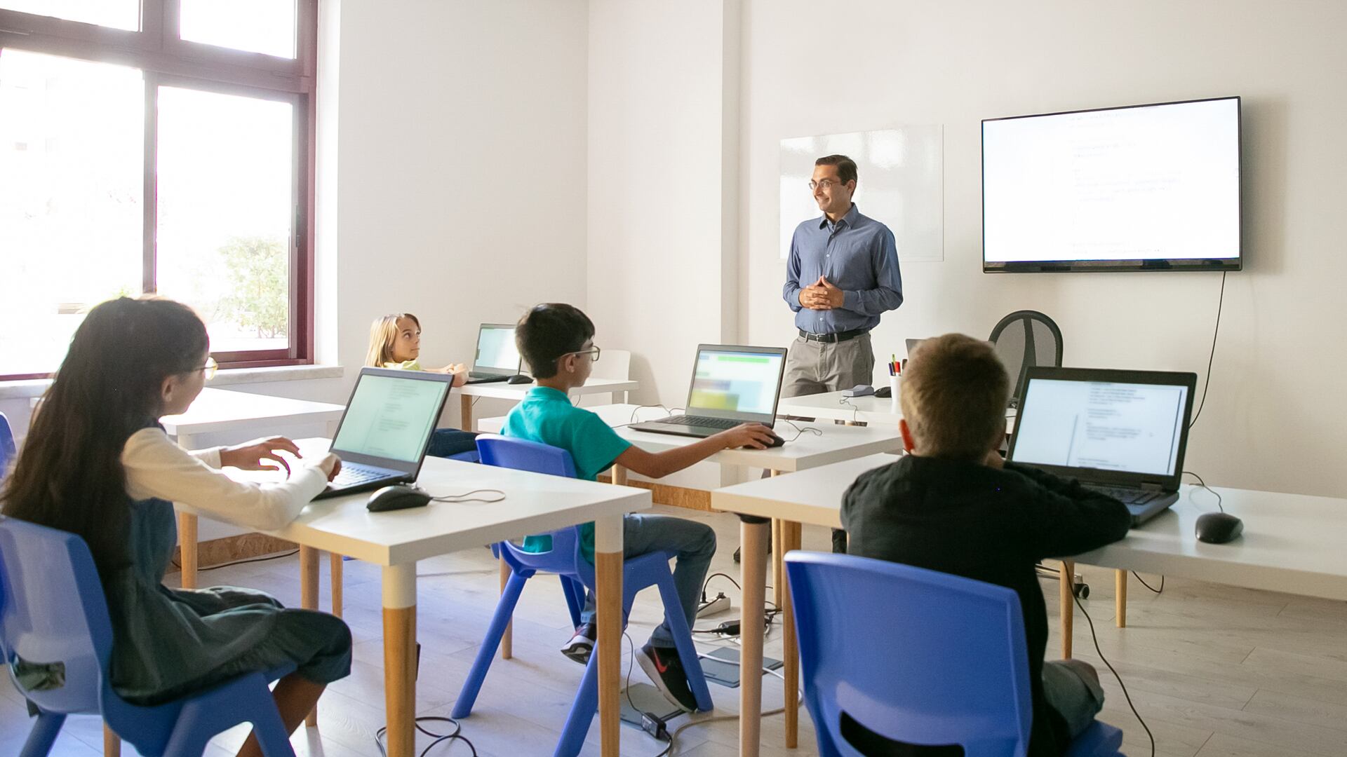 Gtd Colombia ha encontrado la necesidad de promover el salto digital en el ámbito académico, en el cual se identifica y fortalece el talento de generaciones de jóvenes que a futuro serán las responsables de desarrollar y promover las nuevas tecnologías.