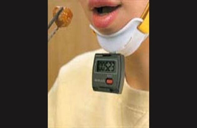 Este es un contador de masticadas. Le ayudará a saber cuántas veces usted mastica cada bocado. 