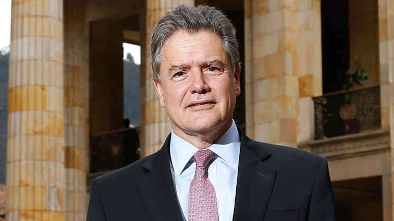 El excandidato a la alcaldía de Medellín es un político antioqueño.