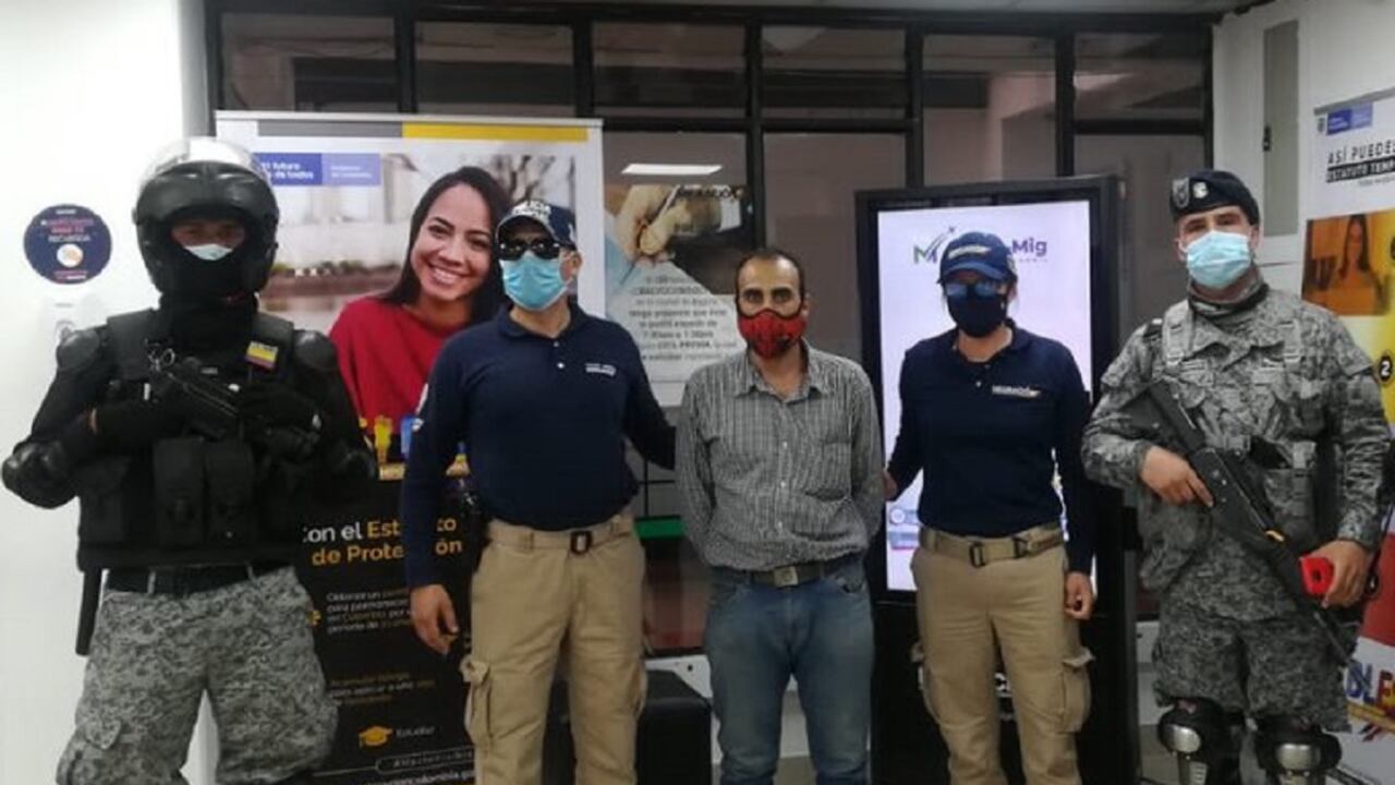 Migración Colombia anunció la expulsión de ciudadano sirio que habría estado espiando bases militares en Cundinamarca