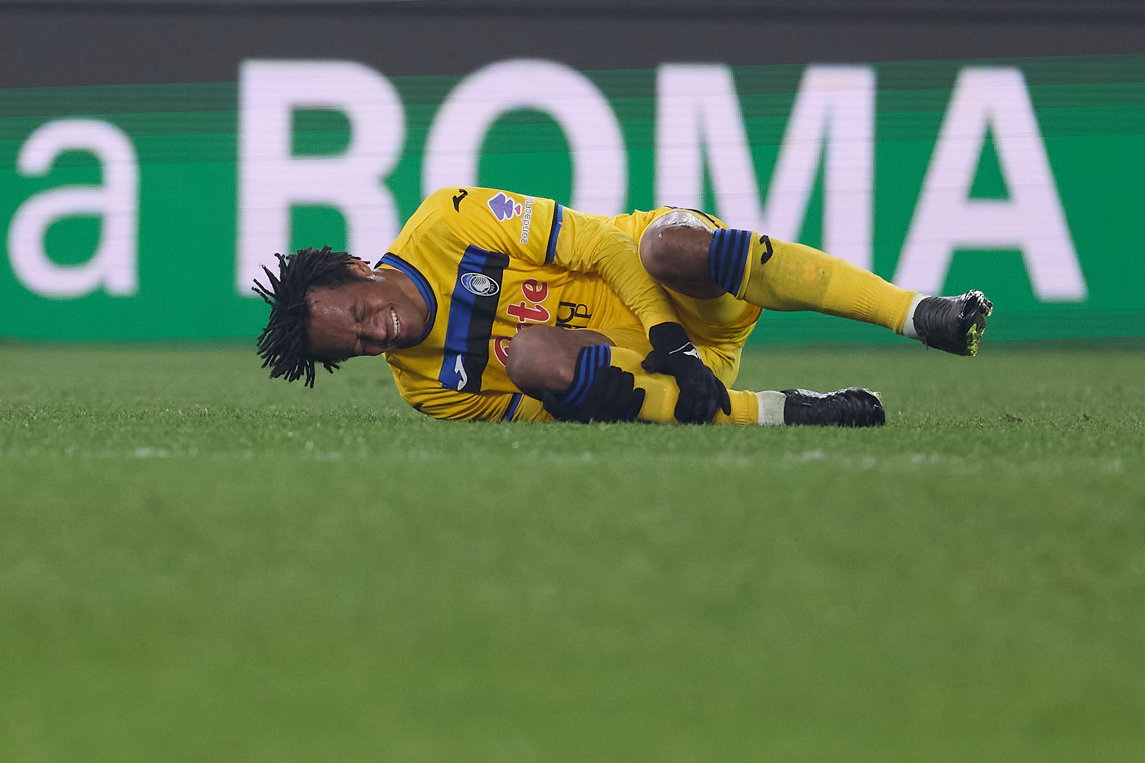 ROME, ITALY - DECEMBER 28: Juan Cuadrado of Atalanta BC lies on the ground during the Serie A match between SS Lazio and Atalanta at Stadio Olimpico on December 28, 2024 in Rome, Italy. (Photo by Emmanuele Ciancaglini/Ciancaphoto Studio/Getty Images)