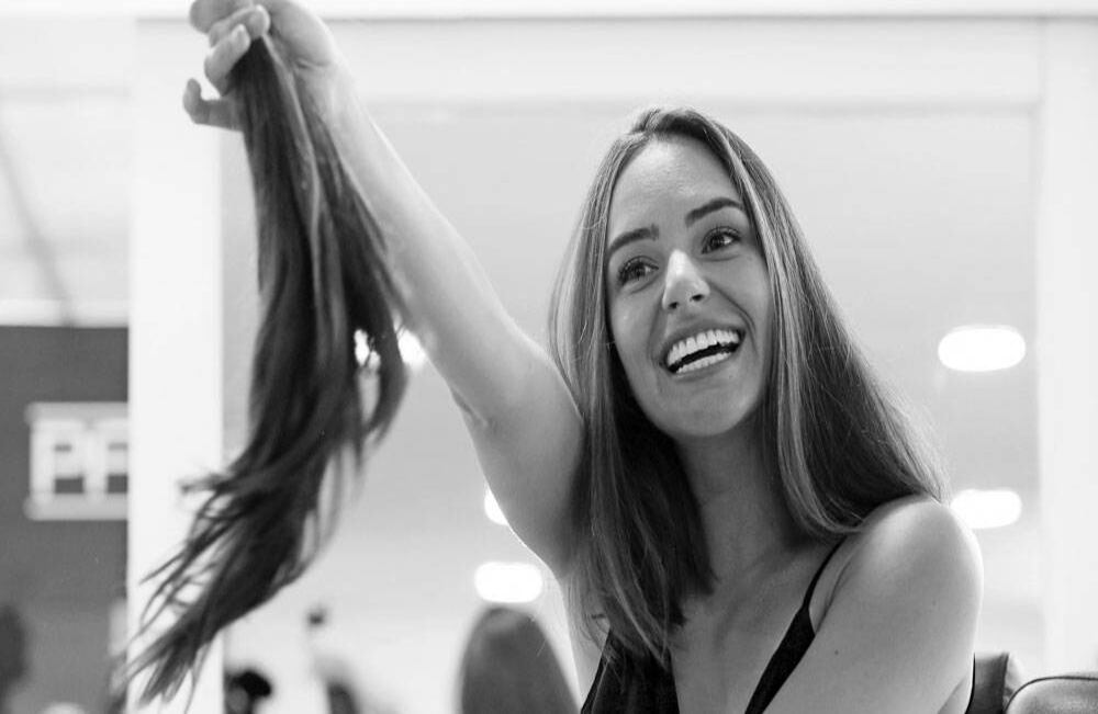 Donó su pelo de sirena a la Fundación Ámese, que hace pelucas para las mujeres con cáncer. .