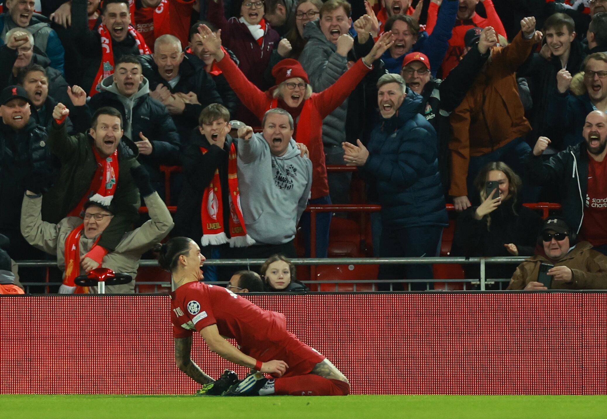 Darwin Núñez puso el primero de la noche.