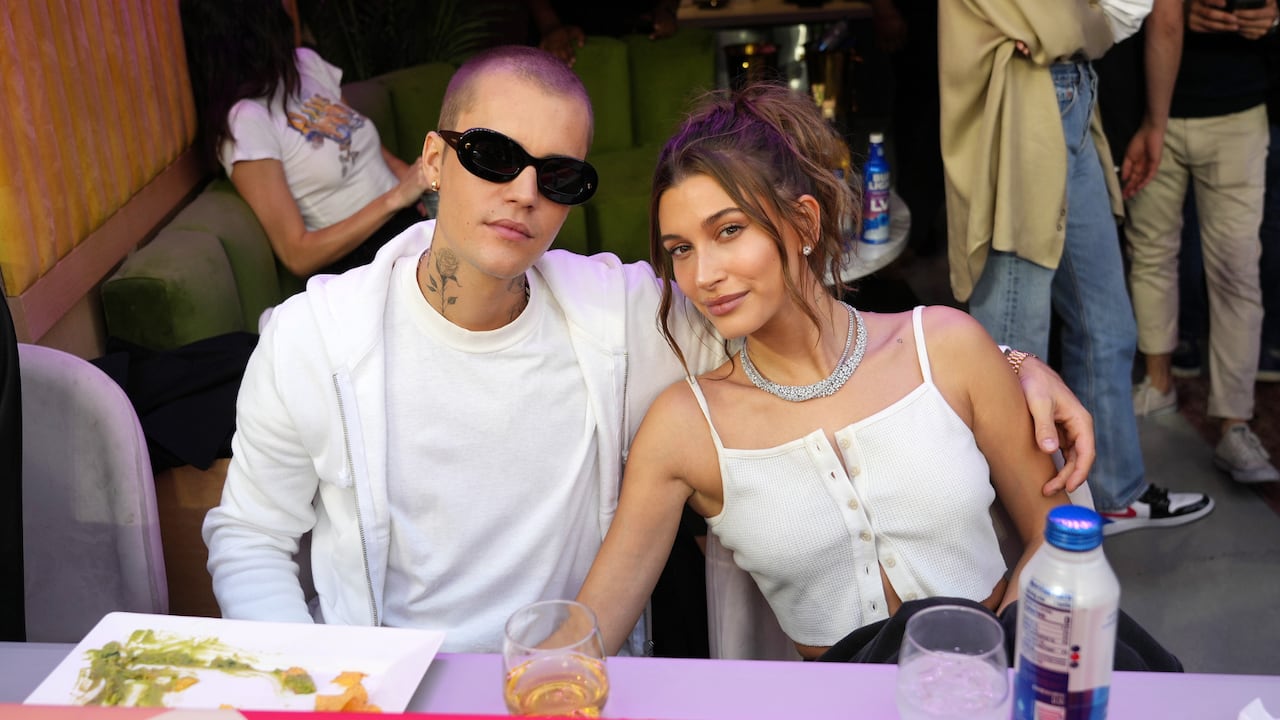 “De perrito”: las poses sexuales favoritas de Hailey y Justin Bieber