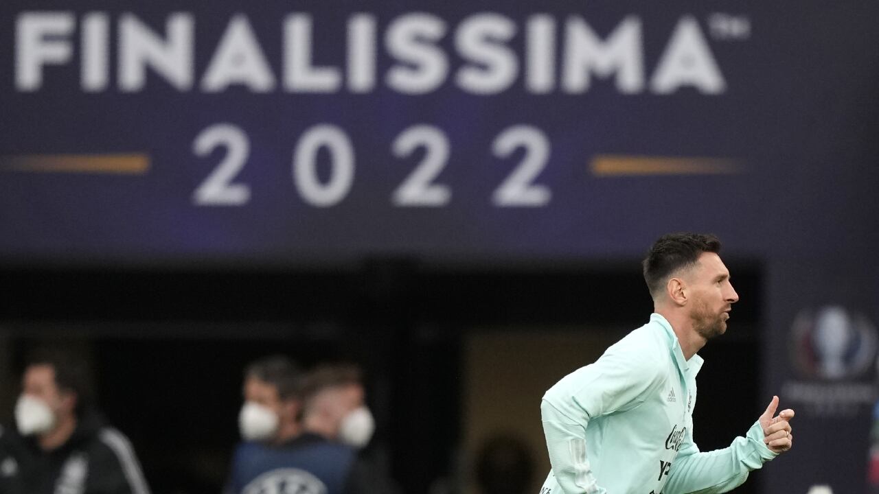 El duelo de campeones se disputa este miércoles en Londres (Inglaterra)