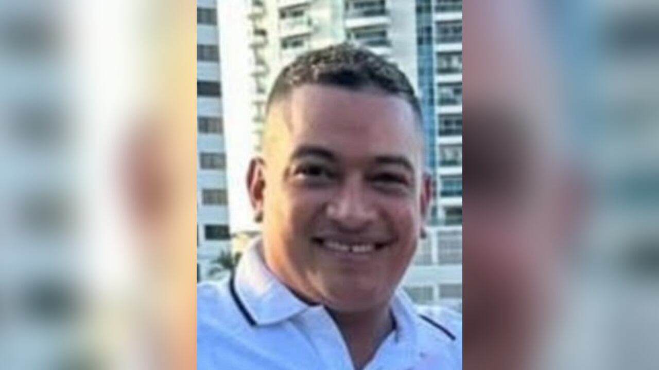 El hombre se encontraba departiendo en un billar.