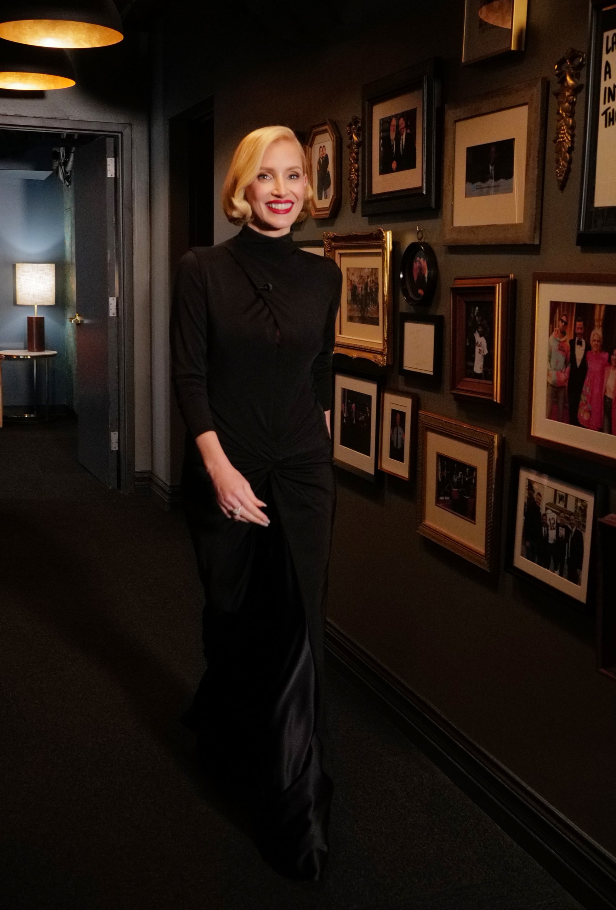 Silvia Tcherassi ha vestido a diversas actrices de Hollywood este 2026. Entre esas están Anne Hathaway, Jessica Chastain, Catherine Zeta Jones y Linda Cardellini.