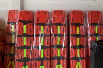 Estas son algunas de las camillas que se compraron en la Alcaldía de Suba.