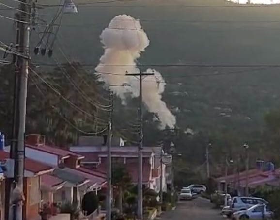 El incendio se registró en una fábrica de pólvora.