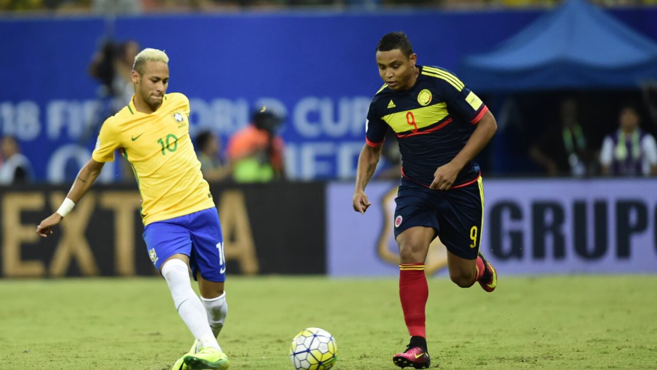 MANAUS, BRAZIL - SEPTEMBER 06: Neymar player of Brazil at Arena da Amazonia on September 6, 2016 in Manaus, Brazil. (Photo by Bruno Zanardo/Getty Images)