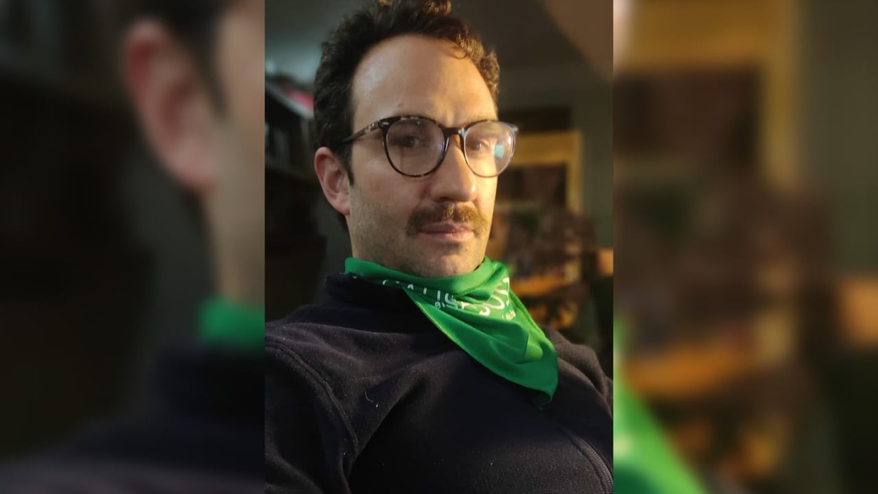 Alfredo Molano es hijo del reconocido periodista e historiador, Alfredo Molano Bravo que murió en 2019.