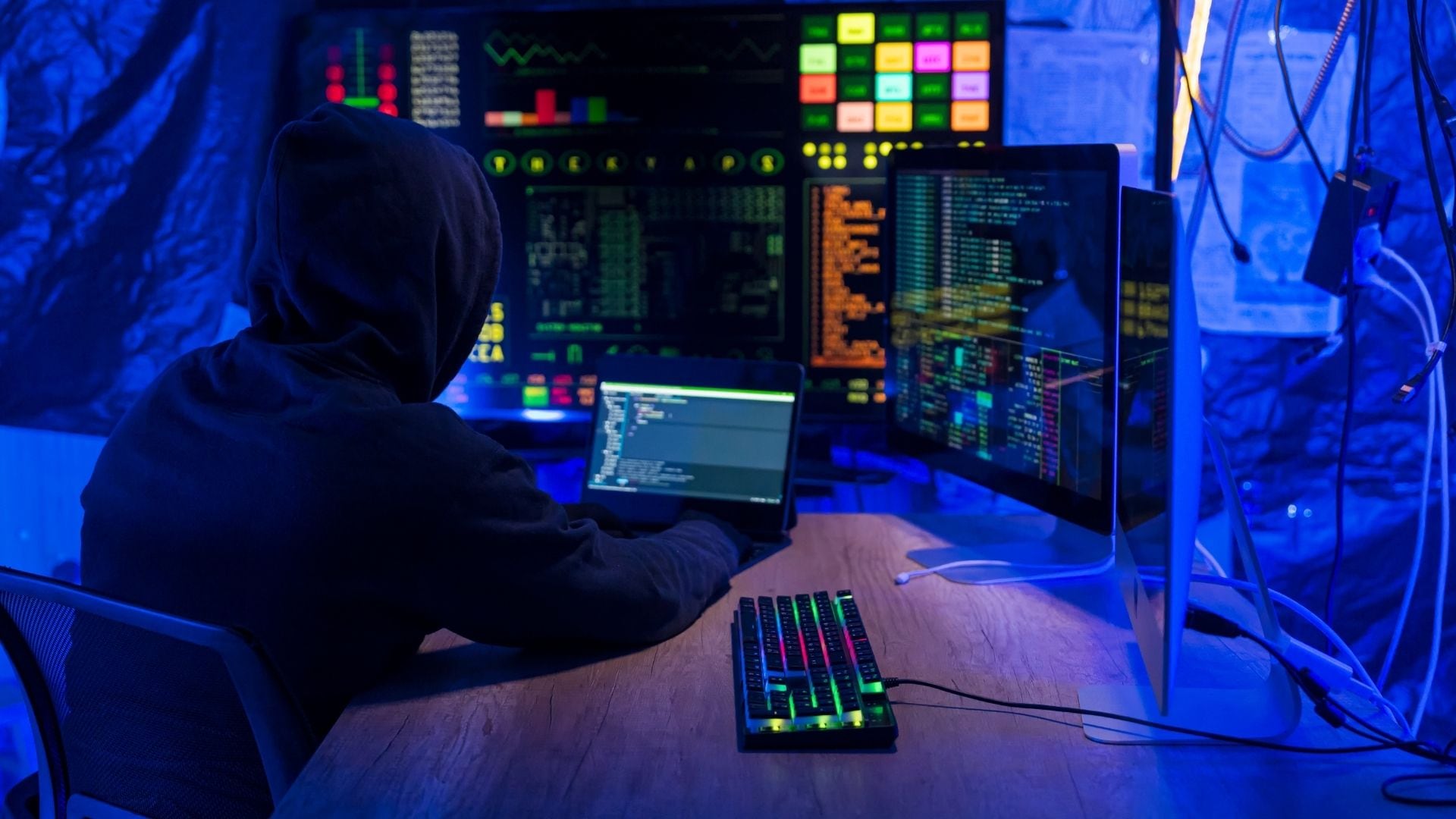 Klopatra utiliza técnicas avanzadas como antisandboxing y encriptación para pasar desapercibido.