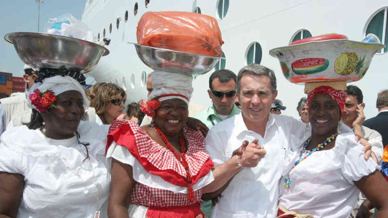 El entonces presidente Álvaro Uribe durante el evento de reactivación de la industria de cruceros en Cartagena.