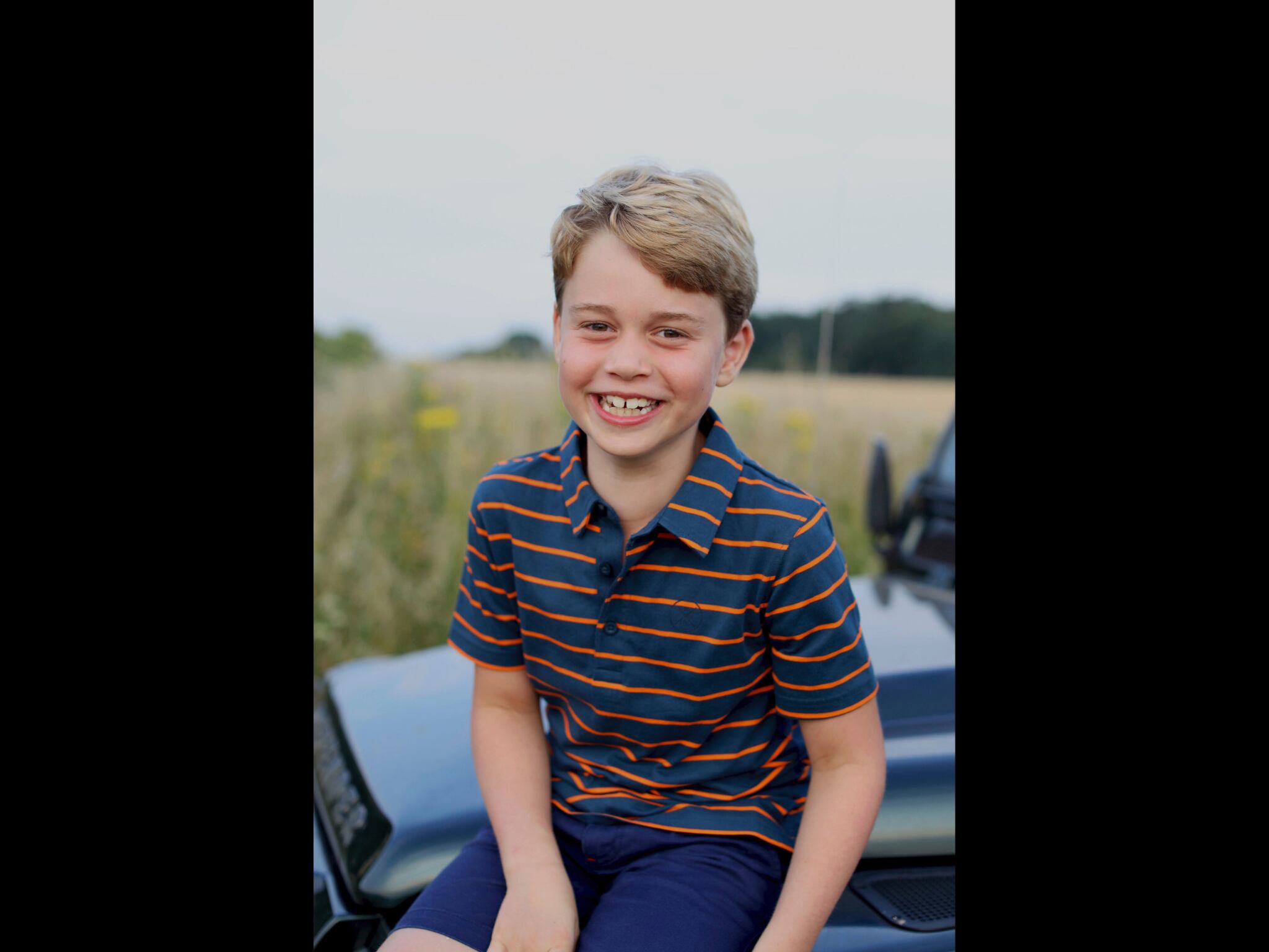 El hijo mayor del príncipe William y Kate Middleton retratado por su madre en su casa campestre en Norfolk.