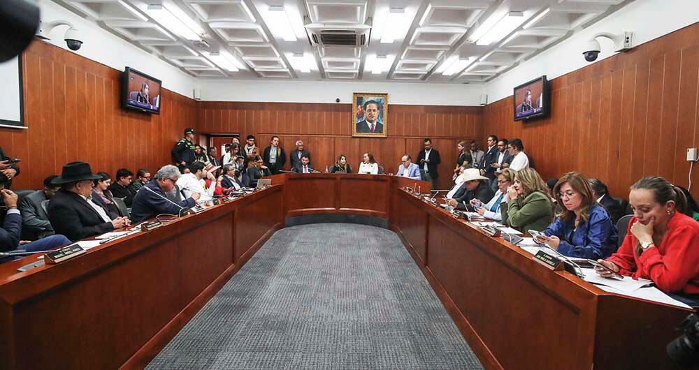 El Gobierno quiere quedarse con el control de la Comisión Séptima del Senado, donde está pendiente el tercer debate de la reforma a la salud. El Pacto Histórico está a punto de romper los acuerdos que se suscribieron para quedarse con la presidencia de esa corporación.