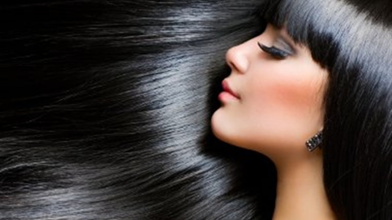 La falta de brillo es la señal de que el cabello no es saludable y revertir este problema puede ser difícil. Foto: Pantherstock