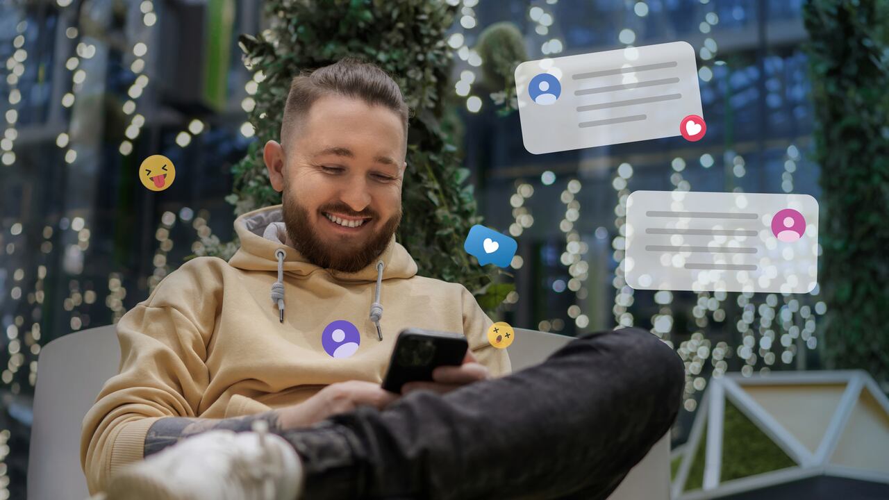 Entre los nuevos diseños destaca un emoji de rostro cansado con ojeras, ideal para reflejar el agotamiento.