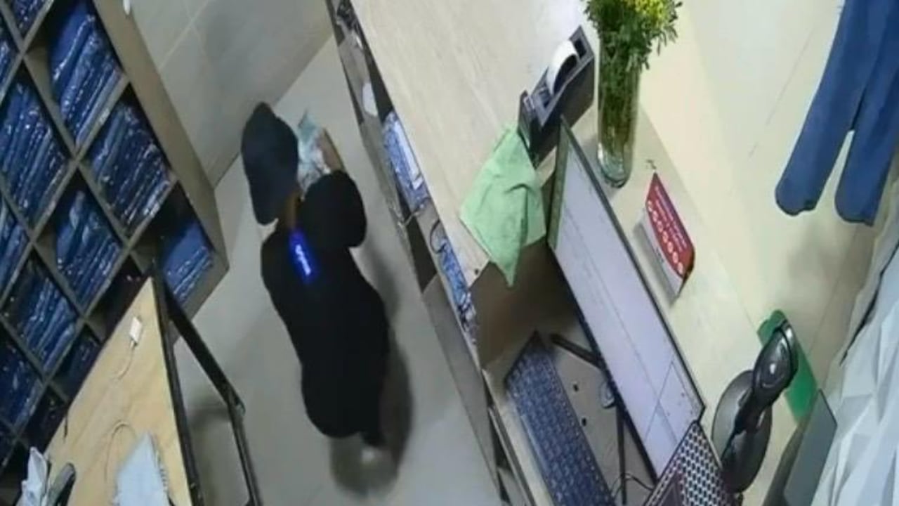 El menor tenía como objetivo vaciar la caja registradora del lugar.