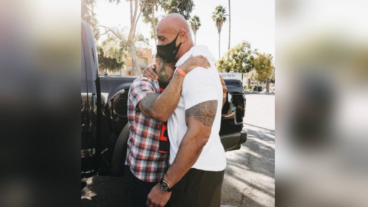 Dwayne Johnson premió Óscar Rodríguez -fan del actor- con un gran regalo, por su ardua labor ayudando a otras personas. Foto Instagram @therock.
