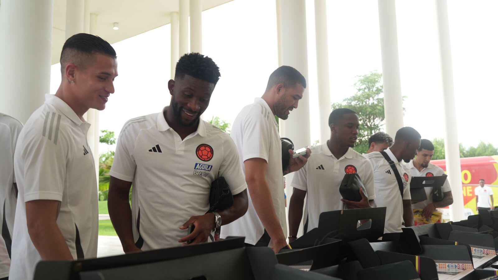 Cada uno de los jugadores recibió un sombrero marcado y que hicieron los artesanos de Córdoba.