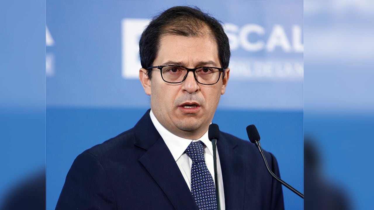 FRANCISCO BARBOSA, FISCAL GENERALLa Fiscalía iniciará la investigación de los dispositivos y memorias del caso que no han sido analizados.