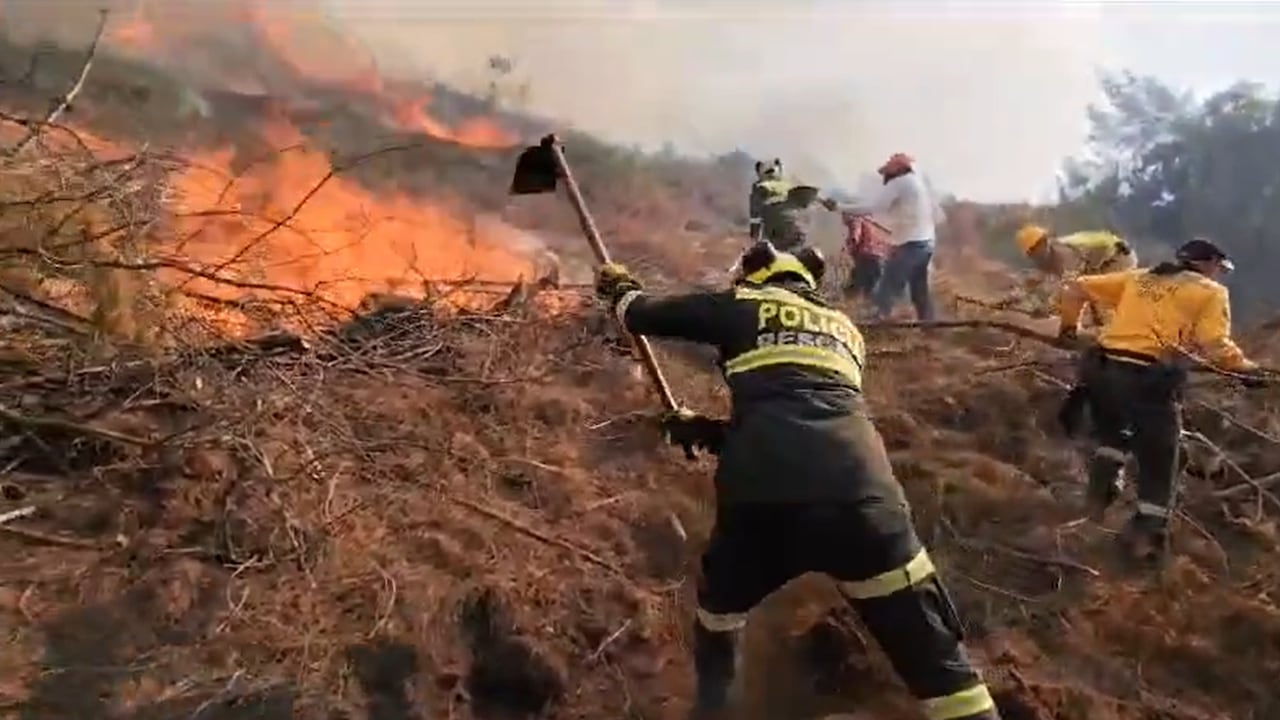 Las labores se reanudará en la mañana de este martes.