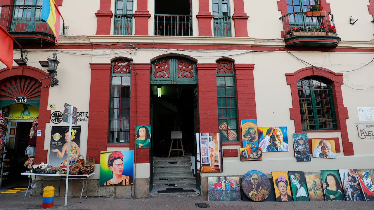 Se beneficiarán productores y empresarios de moda, cuero, calzado y marroquinería, joyería y accesorios, artesanías, industrias culturales y creativas. Foto Guillermo Torres Reina / Semana