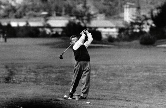 Desde muy pequeño mostró una gran afición por el golf, deporte que todavía practica. En varias entrevistas ha confesado que también era muy bueno para las canicas.