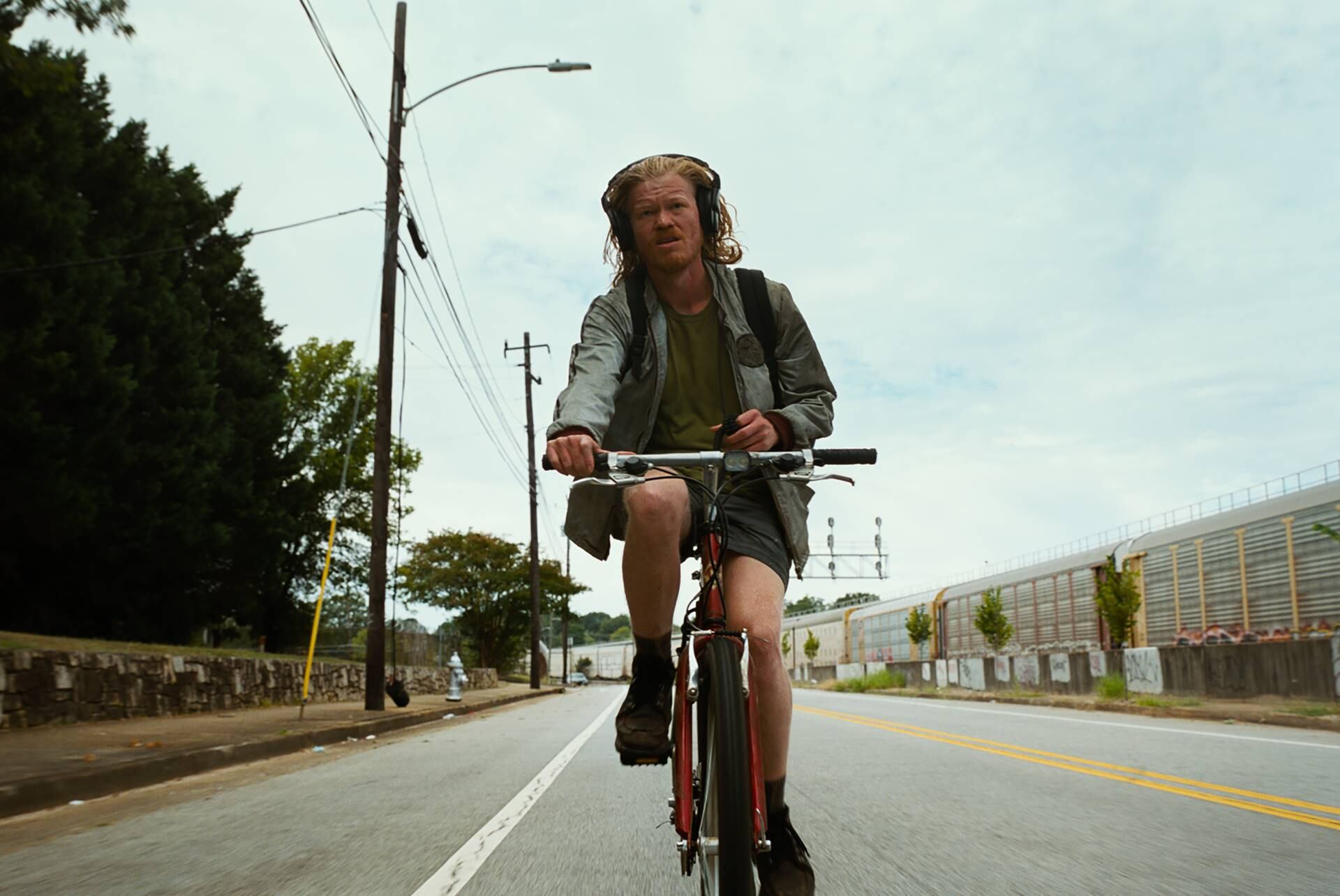 Jesse Plemons es Teddy en 'Bugonia'.