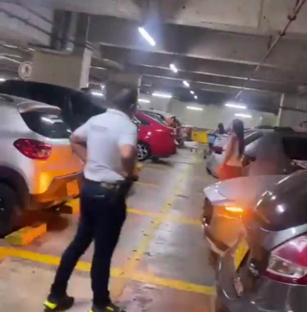 La situación se presentó en el sótano del establecimiento.