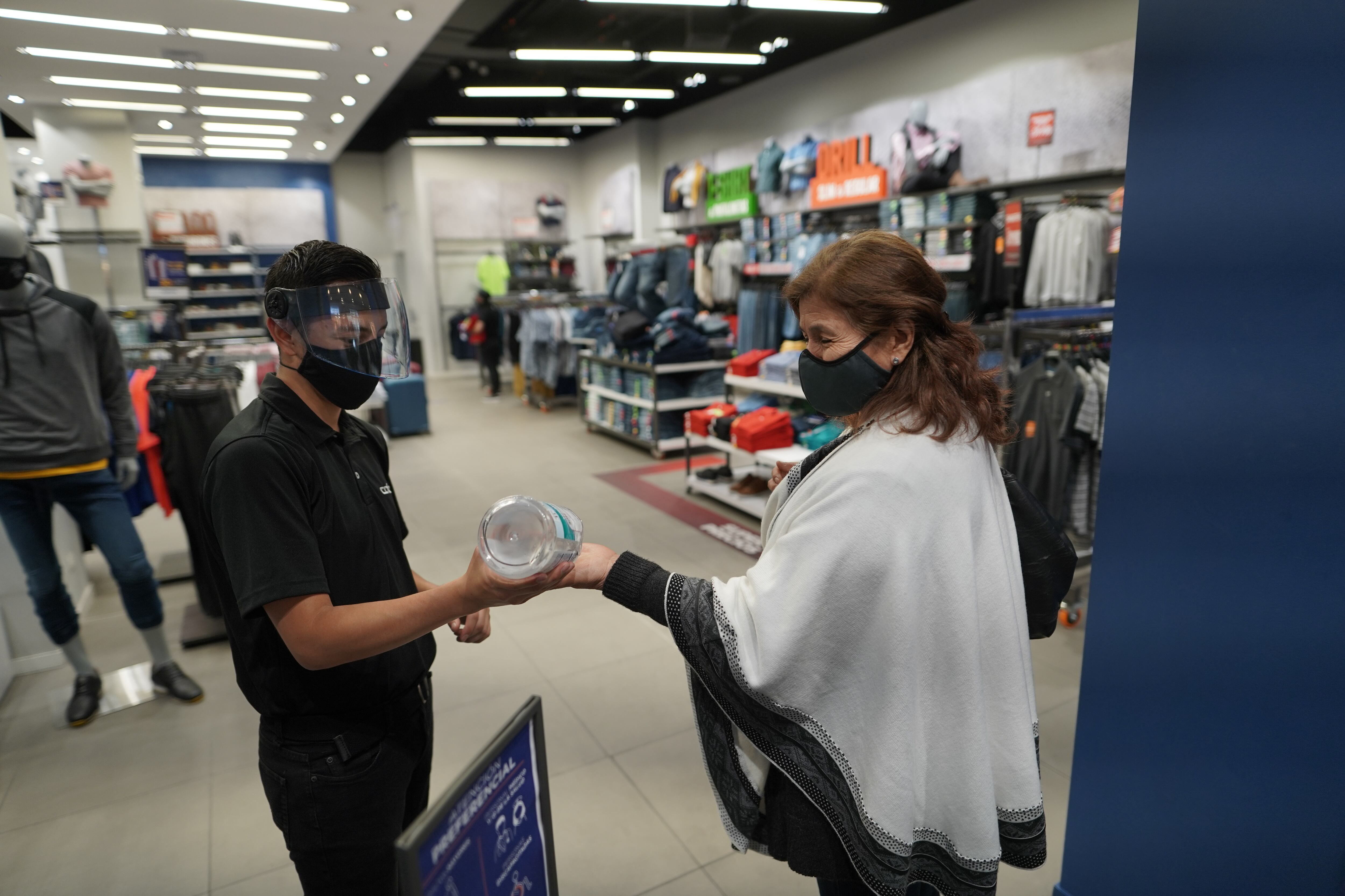 A finales del mes de septiembre, en etapa de aislamiento selectivo, se logró un 78 por ciento de locales activos en todos los centros comerciales del país.