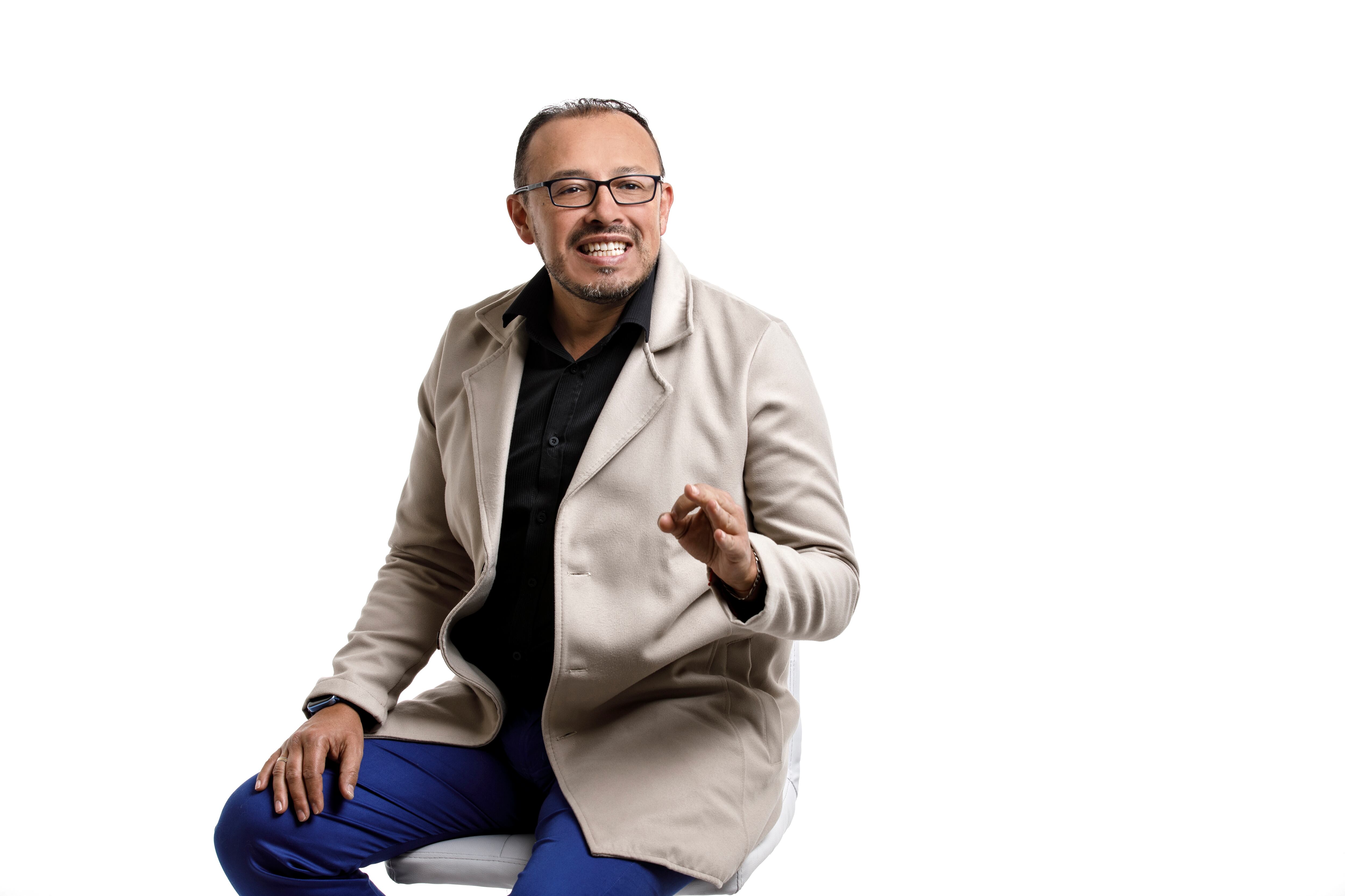 Óscar Rodríguez Lemus, líder de Mide La Felicidad.