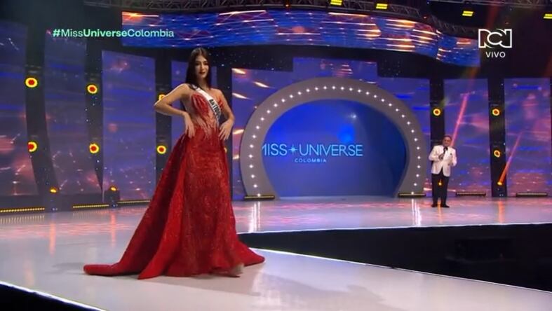 Gilberto Santa Rosa se presenta en el Centro de Convenciones Puerta de Oro de Barranquilla.