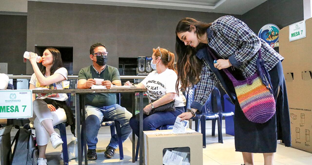 La apuesta del Gobierno Petro es convocar a los colombianos a la consulta popular antes de agosto.