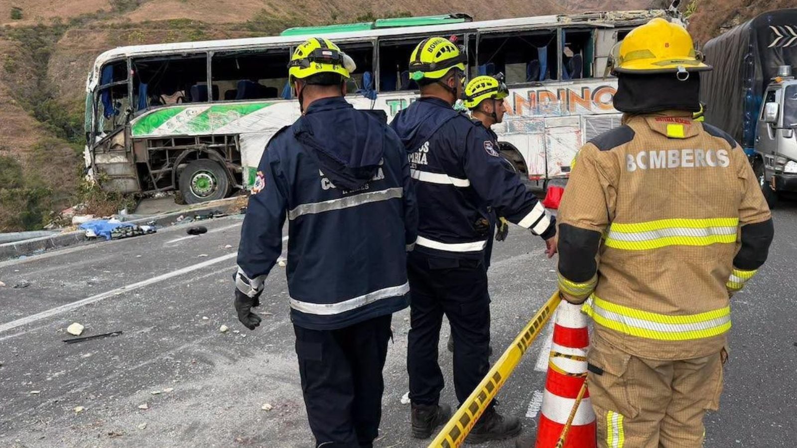 El vehículo terminó volcado en el sector El Placer, en Tangua, Nariño, cuando cubría la ruta entre Pasto y Ecuador.