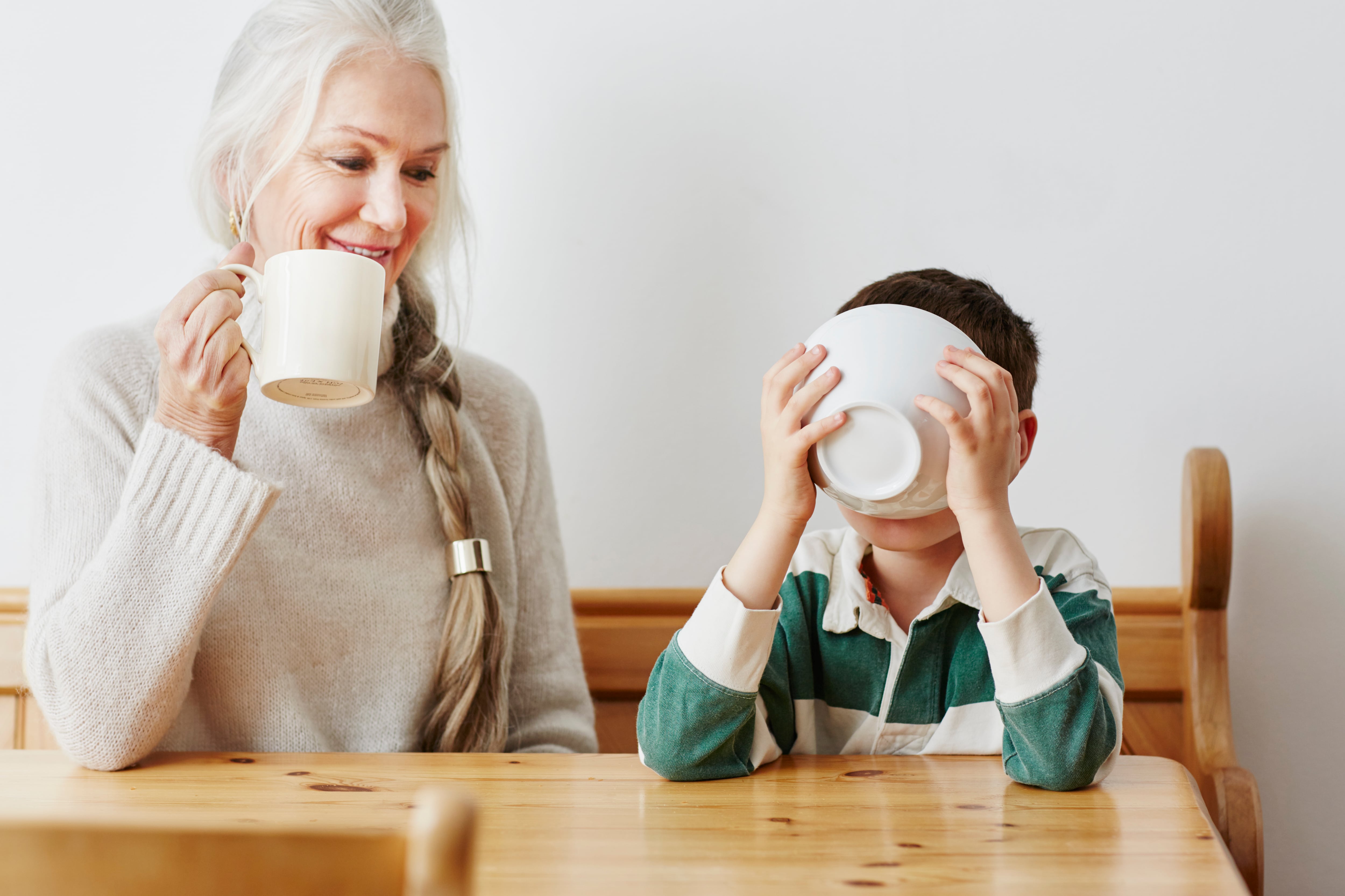 La Clínica Mayo sugiere un máximo de 4 tazas de café al día.