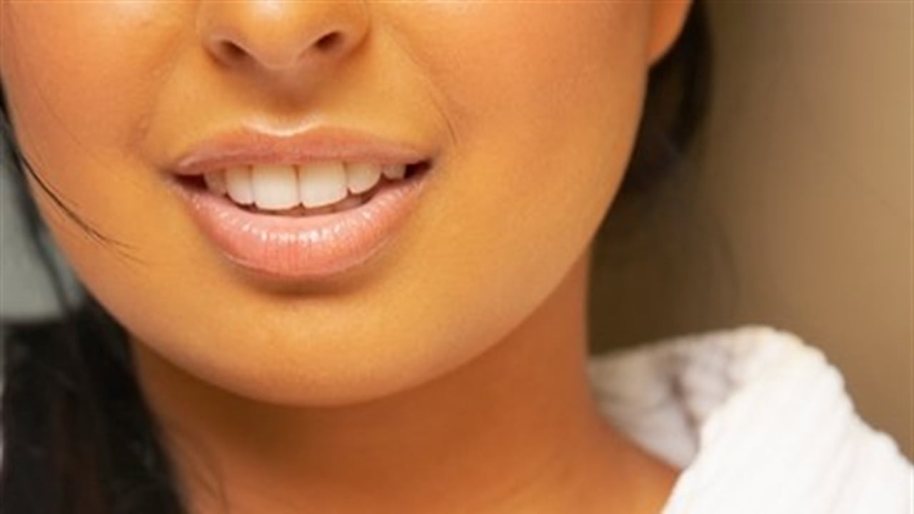 Se debe incluir el cuidado de los labios en la rutina diaria.