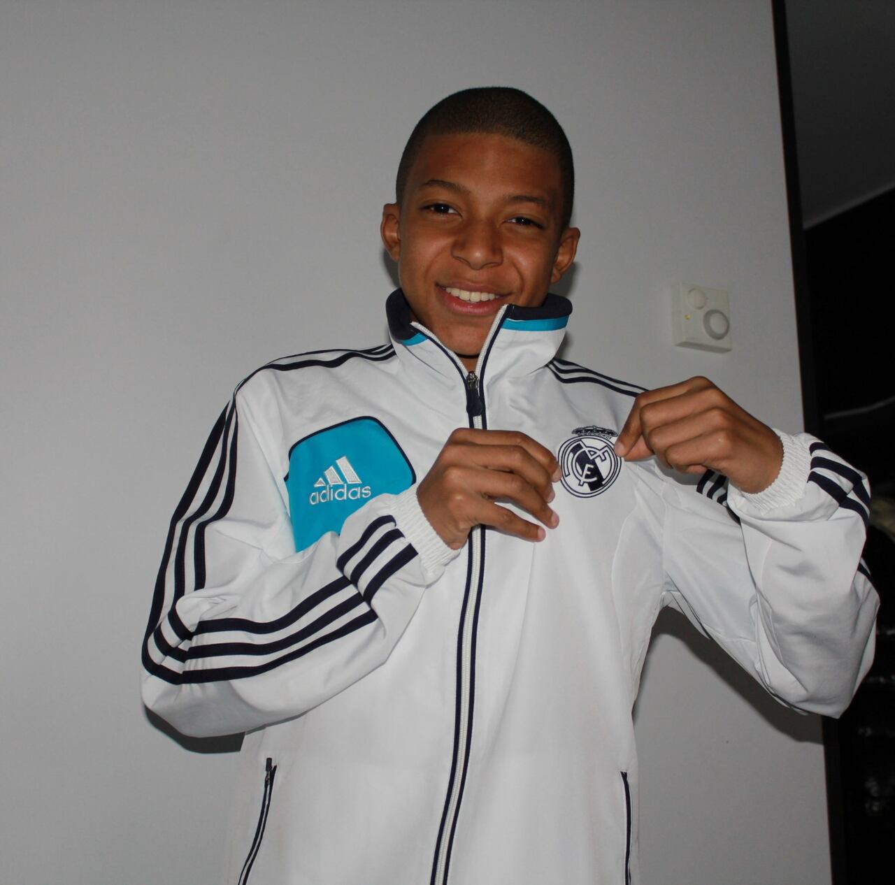 Kylian Mbappé publica inéditas fotos cuando era niño con prendas del Real Madrid. Incluso, acompañado de Cristiano Ronaldo.