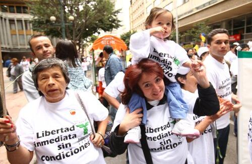 Personas de todas las edades marcharon para pedir libertad sin condiciones. 