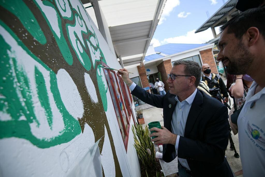 Héroes for life en el colegio Casablanca al nororiente de Bogotá. - Foto:  Secretaría de educación Bogotá