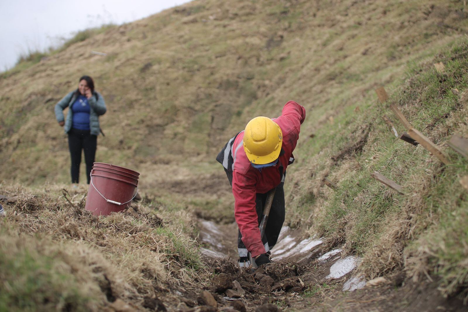 Alcaldía de Ciudad Bolívar entregó obra para mitigar riesgo de derrumbes.