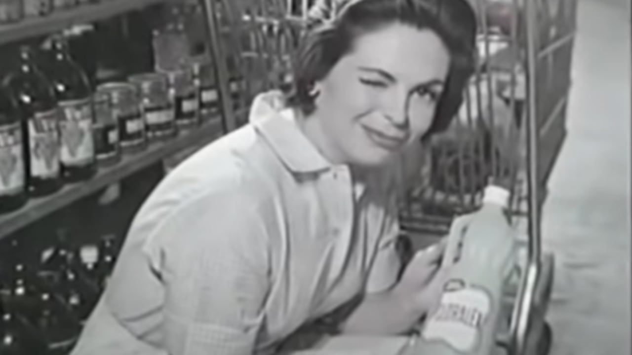 En video | Antiguo comercial de cloro se hace viral en TikTok tras perturbadoras recomendaciones