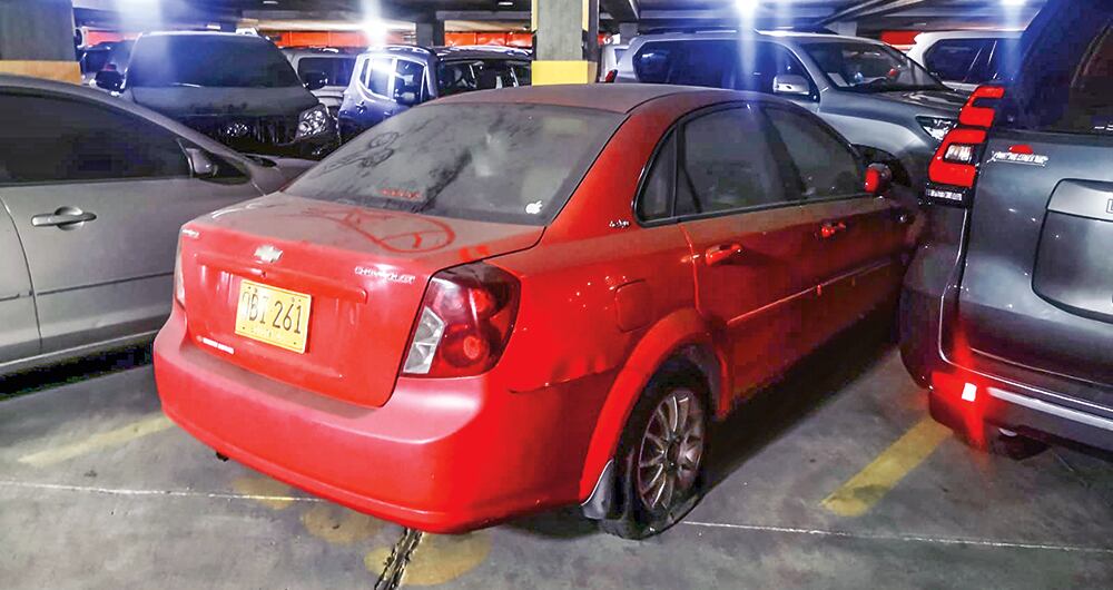 CEMENTERIO DE CARROS_10