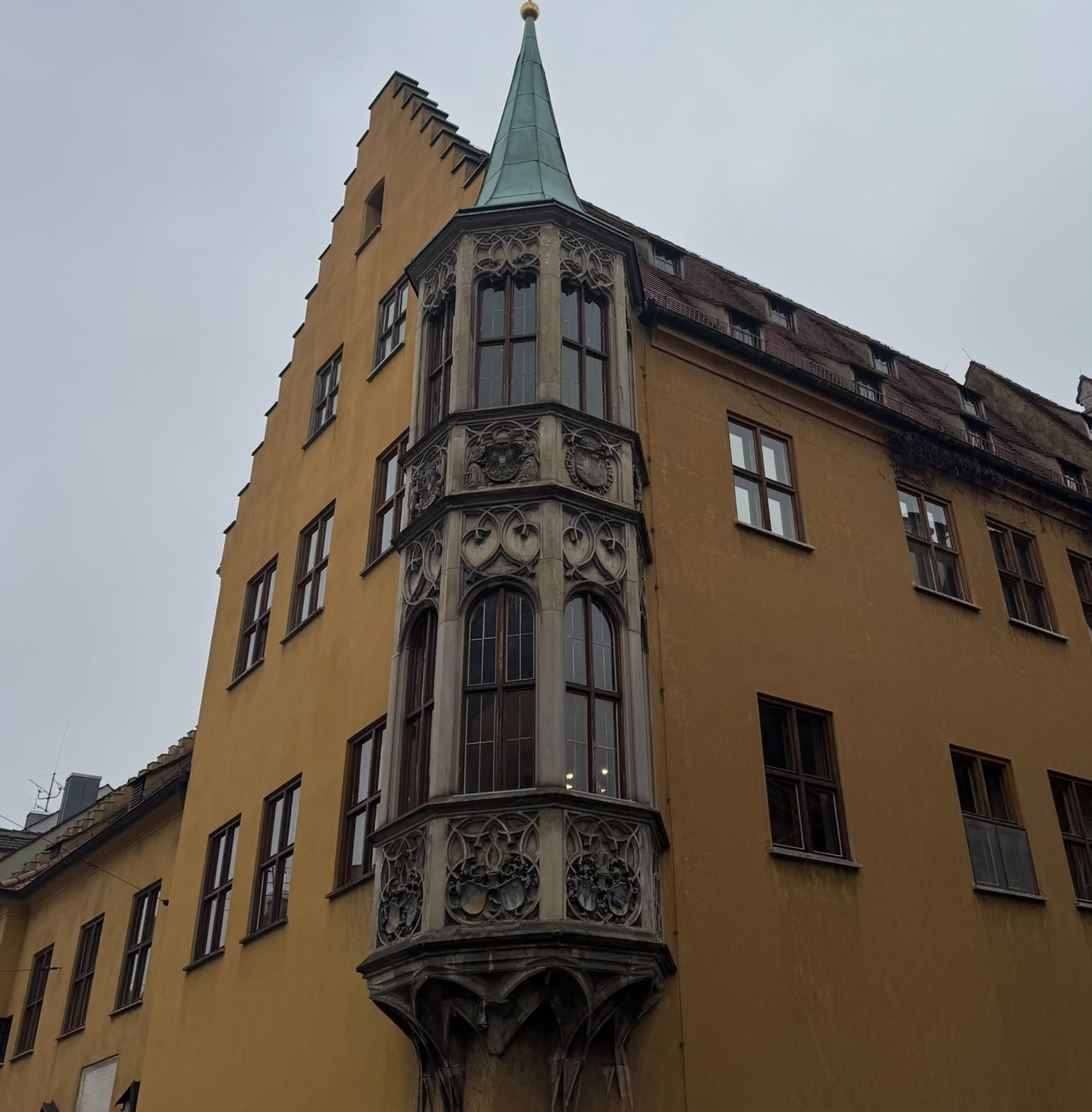 Este conjunto residencial fue fundado en 1521 y mantiene su propósito de ofrecer vivienda a personas de bajos ingresos.