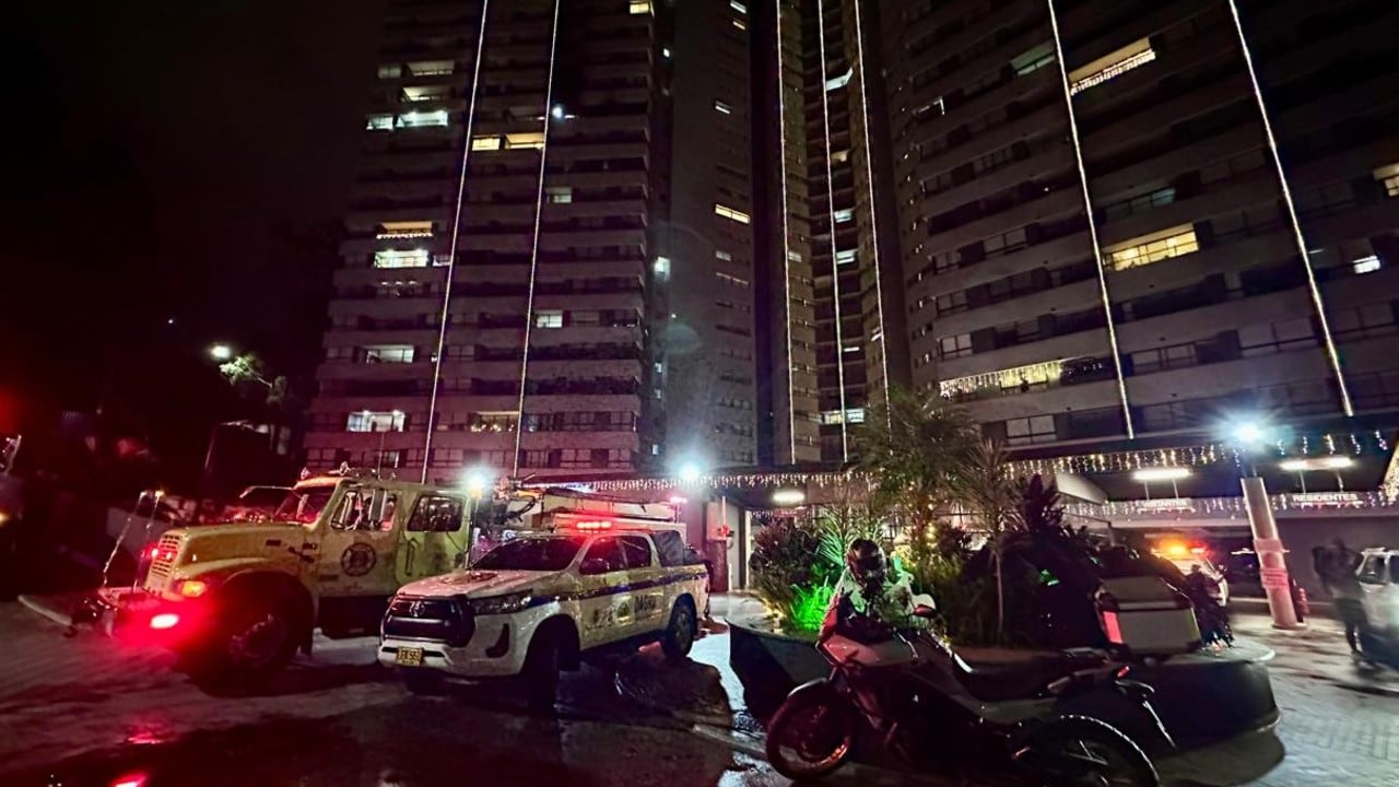Durante la celebración del 'Día de las Velitas' se presentó incendio en un edificio.