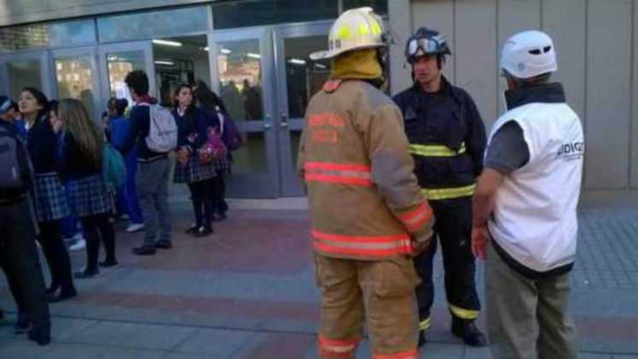 El plantel educativo está ubicado en el barrio Tunal Oriental, localidad de Tunjuelito.