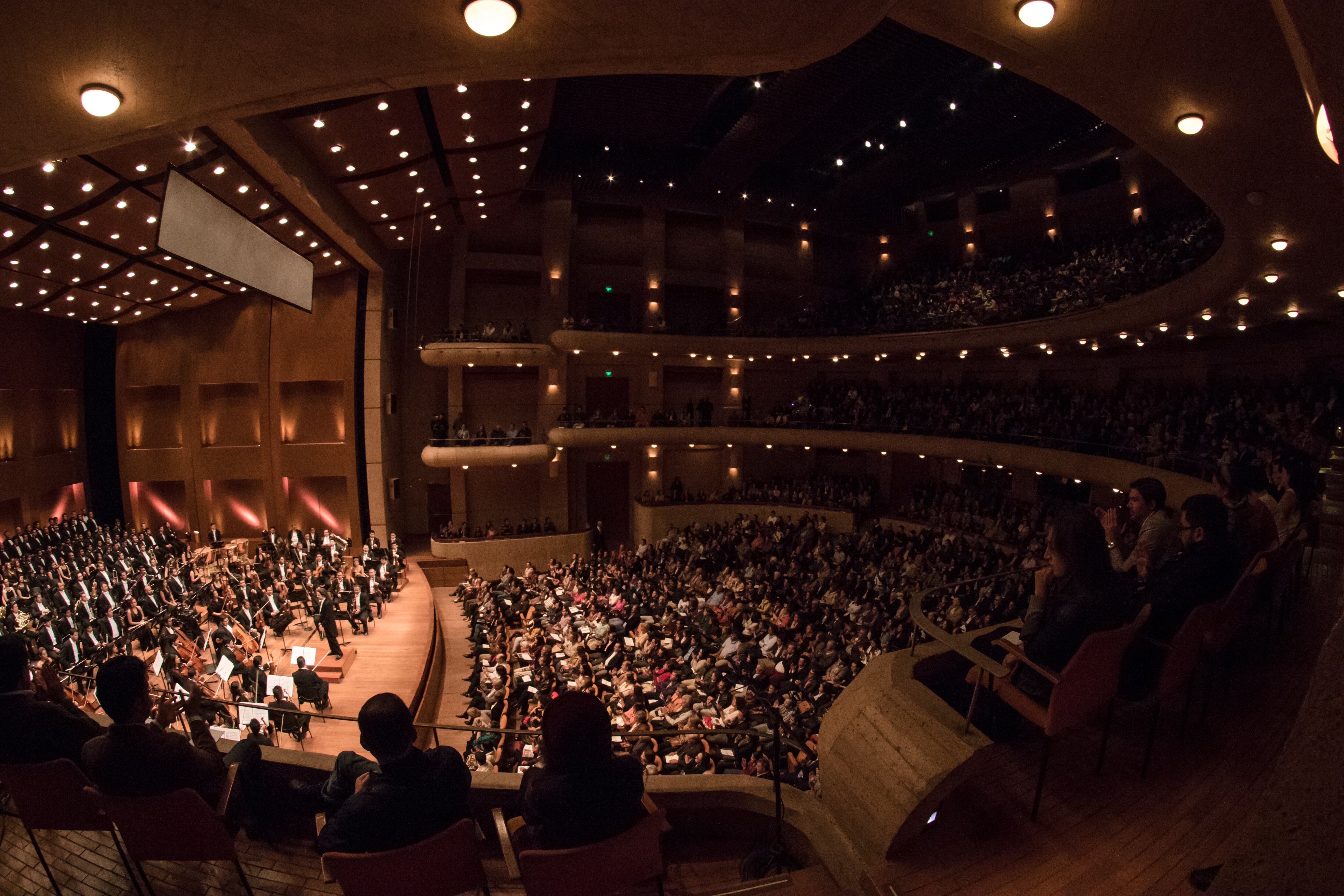 Anualmente presentan cerca de 200 funciones con más de 140 espectáculos diferentes que van desde la danza contemporánea y los conciertos de música clásica, hasta el teatro de autor.