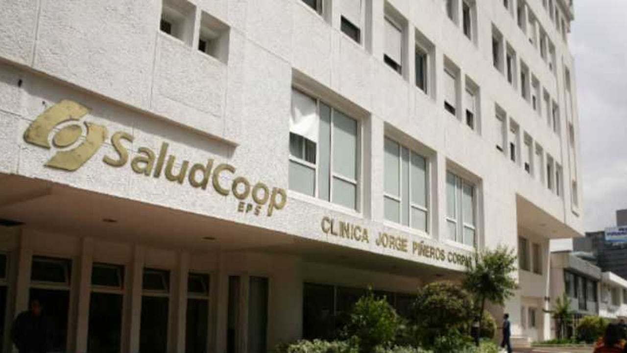 En las últimas semanas el cambio en la contratación se debió a que el agente interventor de la EPS, Guillermo Grosso, le entregó el monopolio de estos servicios a un “amigo suyo”.